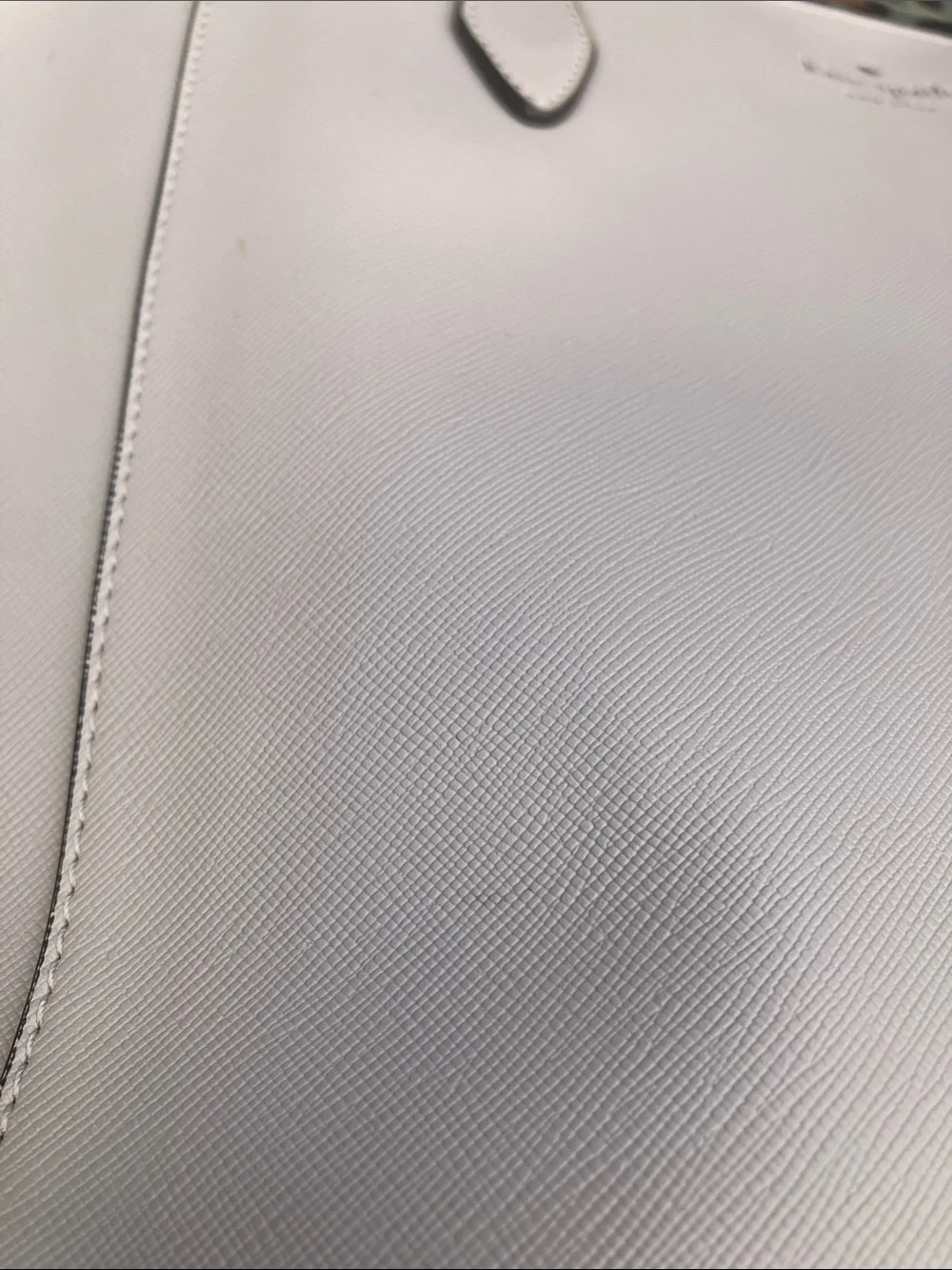 kate spade light gray Dana leather tote with daisy charm